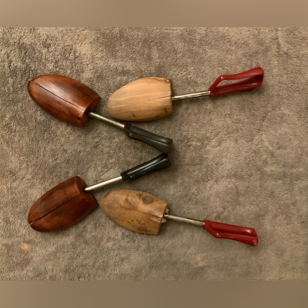 VINTAGE ROCHESTER TRAVEL TREE SHOE FORMS. 2 pairs